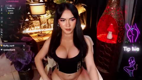 enticingkendra captura de la sala en vivo en Chaturbate