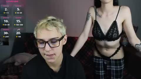 escapedbrides live room snapshot on Chaturbate