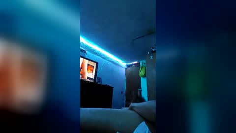 eshueleguayair captura da sala ao vivo na Chaturbate