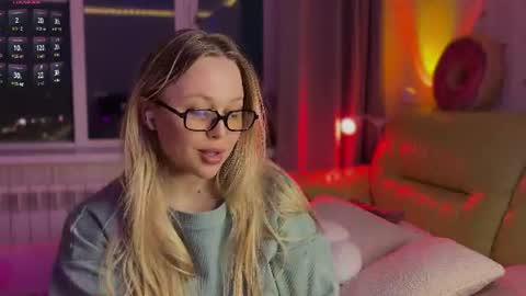 estella_elwood Momentaufnahme des Live-Raums auf Chaturbate