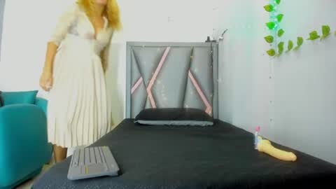 esterlindez live room snapshot on Chaturbate