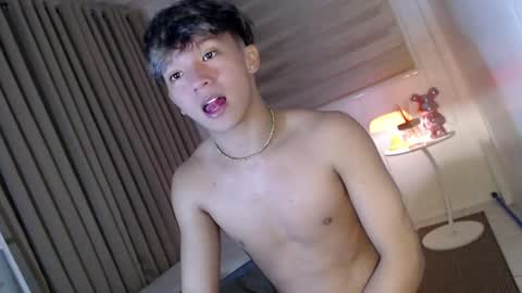 etherealboytoy4hire Momentaufnahme des Live-Raums auf Chaturbate