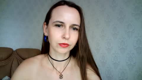 eva00186 live room snapshot on Chaturbate