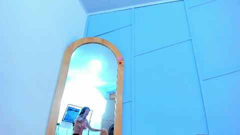 evabel_ Momentaufnahme des Live-Raums auf Chaturbate