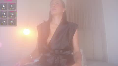 evasinclaiir live room snapshot on Chaturbate