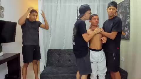 exoticmen_xxx снимок онлайн-комнаты на Chaturbate