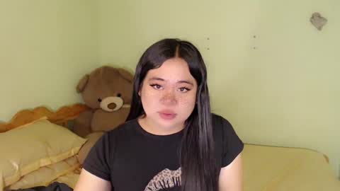 exoticpinayx Momentaufnahme des Live-Raums auf Chaturbate