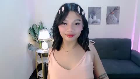 extremelian live room snapshot on Chaturbate