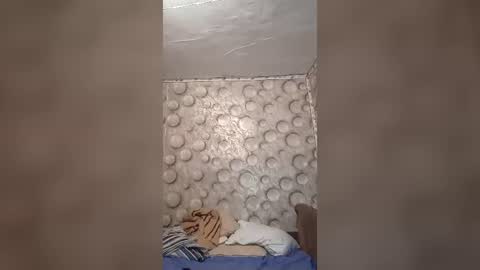 famelara captura de la sala en vivo en Chaturbate