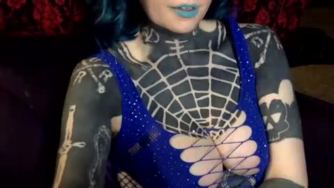 farrahfindom momentopname van live room op Chaturbate