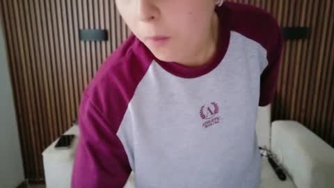 feelina_firesoul captura de la sala en vivo en Chaturbate