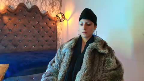 fieramadame captura de la sala en vivo en Chaturbate