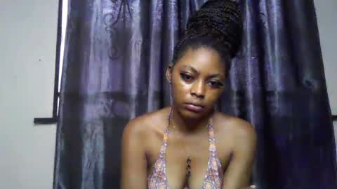 flirty_xxbonny live room snapshot on Chaturbate