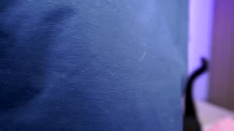 forever_y0ung live room snapshot on Chaturbate