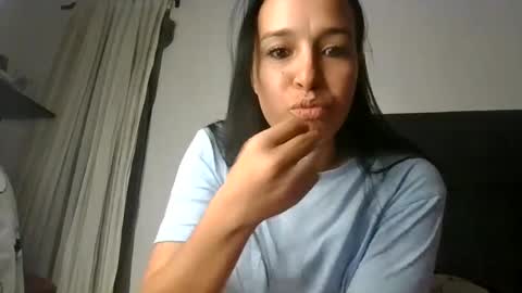 franshesca_00 captura de la sala en vivo en Chaturbate