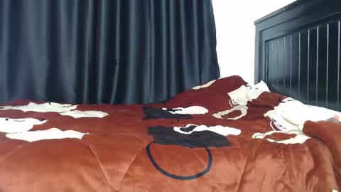freaky_bunnies Momentaufnahme des Live-Raums auf Chaturbate