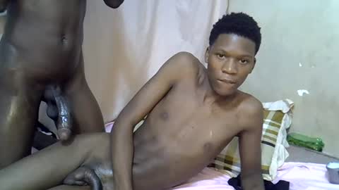 freshlandz live room snapshot on Chaturbate
