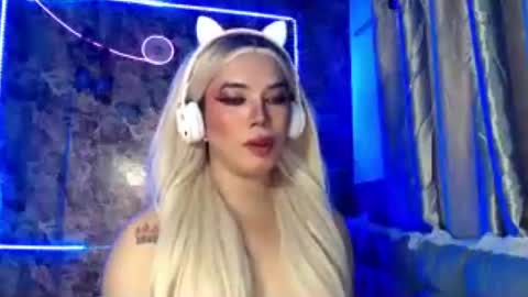 fucking_neil live room snapshot on Chaturbate