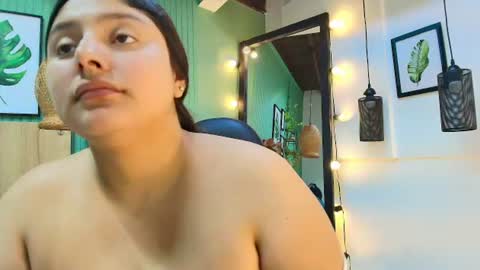 geo_jonnes25 live room snapshot on Chaturbate