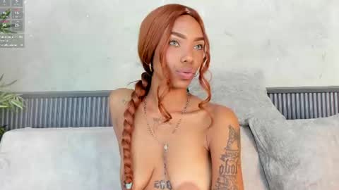 gia_ricci momentopname van live room op Chaturbate