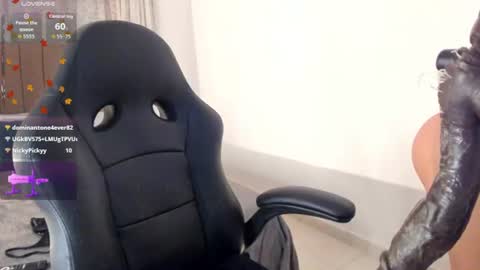 giselle_messy captura de la sala en vivo en Chaturbate