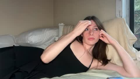 goddess_larz live room snapshot on Chaturbate