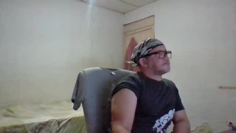 golons17 Momentaufnahme des Live-Raums auf Chaturbate