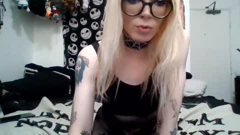 graveyard_baby_97 captura de la sala en vivo en Chaturbate
