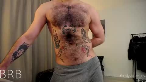 hairycuss снимок онлайн-комнаты на Chaturbate