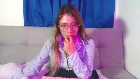 hanna__jones7 Momentaufnahme des Live-Raums auf Chaturbate