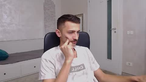 hayesnova live room snapshot on Chaturbate