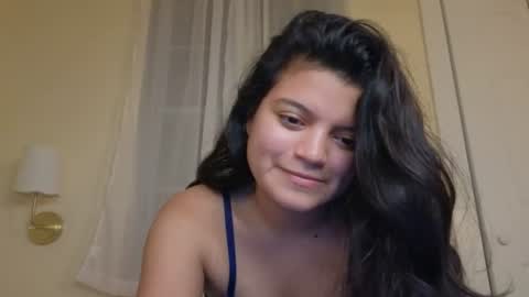heart_eyes_4_u captura de la sala en vivo en Chaturbate