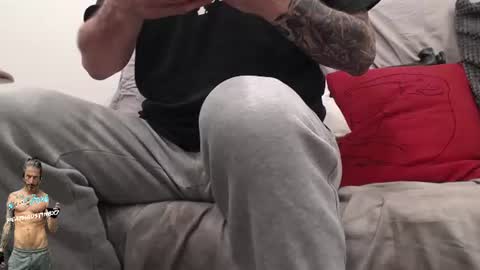 heathaustin8bi7 live room snapshot on Chaturbate
