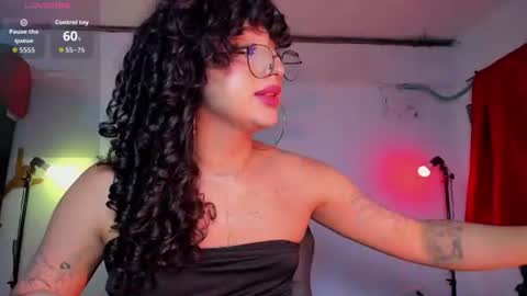 heka_prudence live room snapshot on Chaturbate