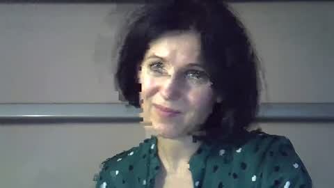 hello_viki5 momentopname van live room op Chaturbate