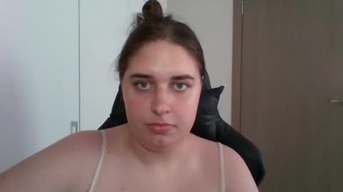 hess_luna_ captura de la sala en vivo en Chaturbate