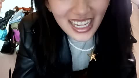 heyzel__ live room snapshot on Chaturbate
