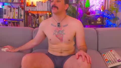 hipstertrashdumpsterfire live room snapshot on Chaturbate