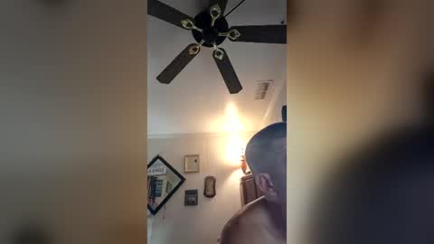 hoglegg99384194 live room snapshot on Chaturbate