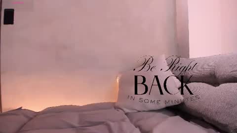 honeyhot69__ live room snapshot on Chaturbate