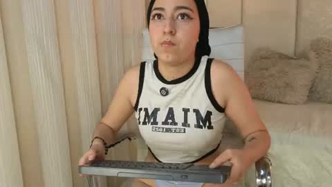 honeystorm_ momentopname van live room op Chaturbate