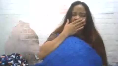 hornypinay_01 momentopname van live room op Chaturbate
