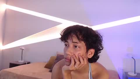 hot_little_bunny live room snapshot on Chaturbate