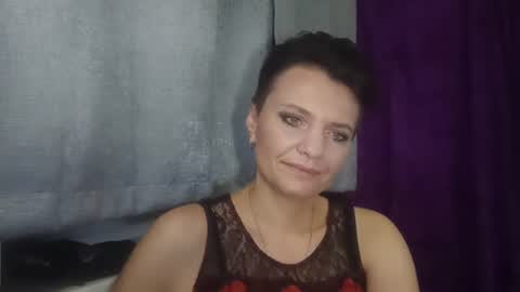 hotmamaqueen234 снимок онлайн-комнаты на Chaturbate
