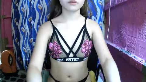 hotsexy_asianx momentopname van live room op Chaturbate