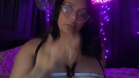 hxnnyyb Momentaufnahme des Live-Raums auf Chaturbate
