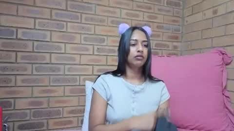 indiansexkitten23 снимок онлайн-комнаты на Chaturbate