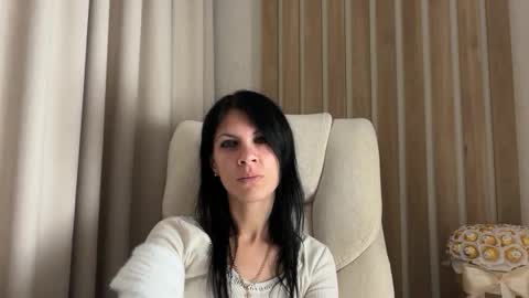 injaathome live room snapshot on Chaturbate