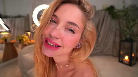 innocenthiishh Momentaufnahme des Live-Raums auf Chaturbate