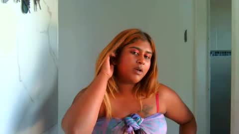 innocentqueen1 Momentaufnahme des Live-Raums auf Chaturbate